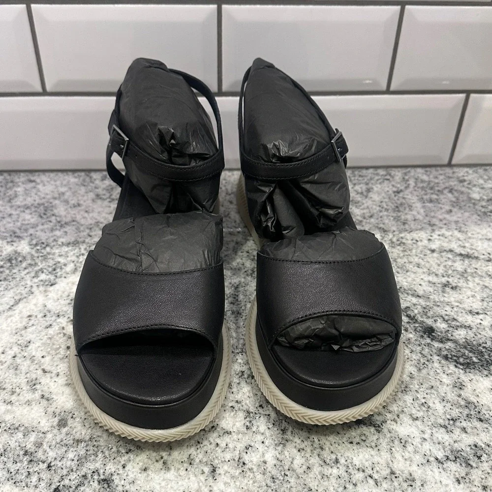 Eileen Fisher Women 10 Ario-TL Platform Sandals Black Tumbled Leather Minimalist